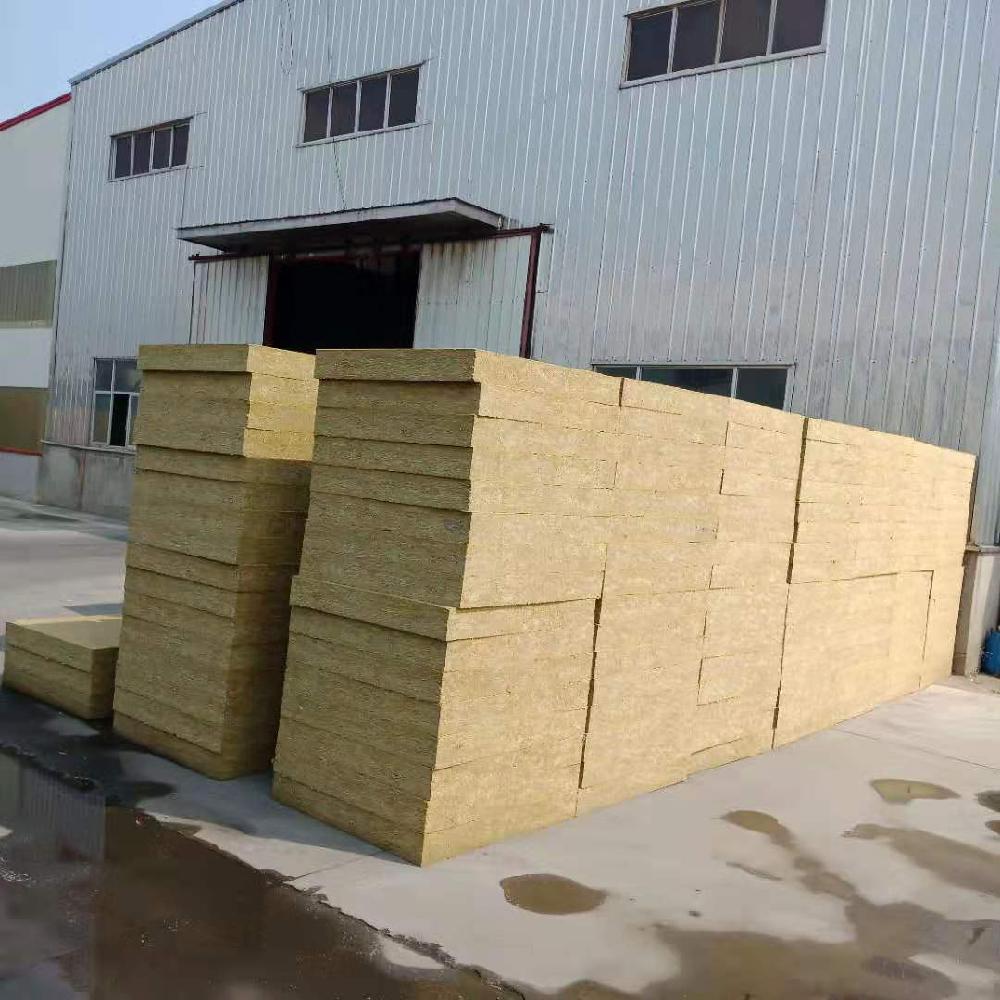 巖棉保溫板與H型鋼結(jié)構(gòu)的結(jié)合