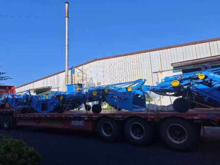 藥材收獲機發(fā)貨