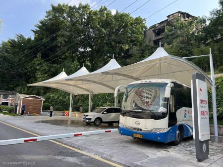 貴州膜結(jié)構(gòu)停車棚帽頂型車棚
