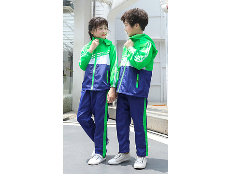郑州冲锋衣校服定制厂家地址