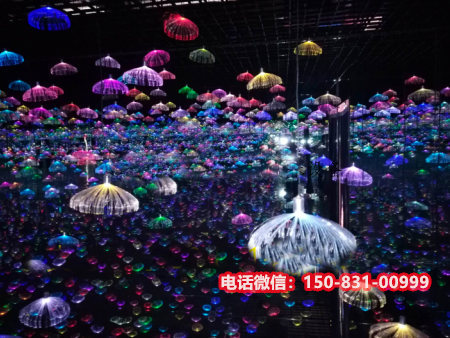 新乡镜子迷宫厂家分享星空小屋组合设计方案：钻石灯屋 + 水母灯屋