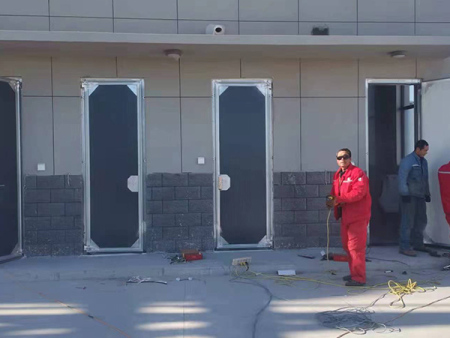 钢制保温平开门