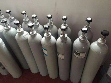 兰州硼-10酸即甘肃硼-10同位素，化学式10B，是一种白色粉末状结晶或鳞片状带光泽结晶，在自然界中的纯度为19.4%