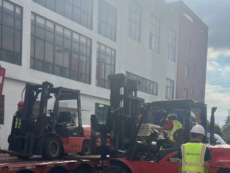 半导体设备移位搬迁(搬运),精密设备搬迁(搬运)movein,精密仪器搬迁.搬运找亚瑟公司