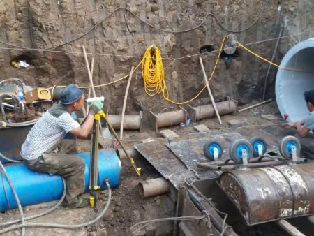 桥山公司荣利街过路涵管、排水管、顶