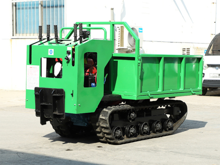 爬山虎履带运输车使用注意事项