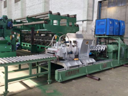 Double screw extruder