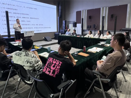 挑战与荣誉同行--台讯电子三季度工作总结、荣誉表彰与温馨生日会