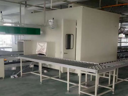 液晶屏裁切隔音房