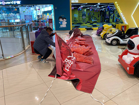 兰州吾悦广场花瓣雨活动活动照片