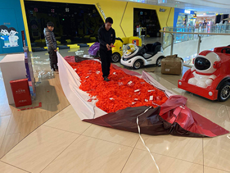 兰州吾悦广场花瓣雨活动活动照片