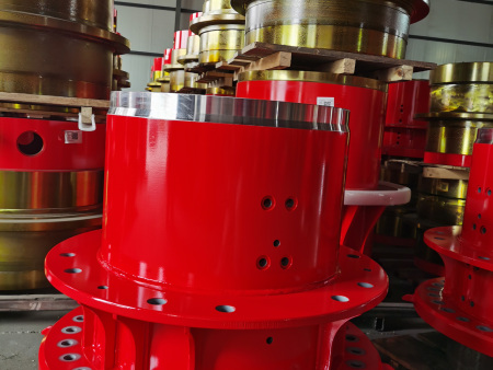 与北京三一桩机有多年合作关系，为其定制加工套筒、键套体等多种工程车配件