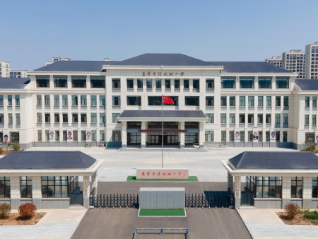 07东营经济技术开发区清风胡小学项目 建筑面积:35000㎡ 钢结构形式:钢框架、网架 用钢量:4300吨 07东营经济技术开发区清风胡小学项目 建筑面积:35000㎡ 钢结构形式:钢框架、网架 用钢量:4300吨