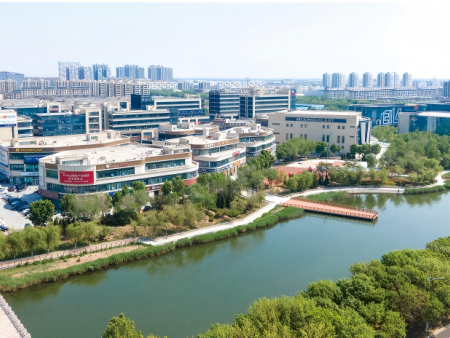 12蓝色港湾项目 建筑面积:35000㎡ 结构形式:钢框架 用钢量:3500吨 12蓝色港湾项目 建筑面积:35000㎡ 结构形式:钢框架 用钢量:3500吨