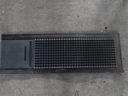 Patterned conveyor bel