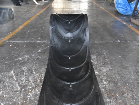 Patterned conveyor bel
