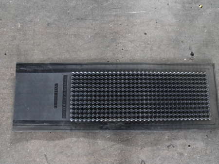 Patterned conveyor bel