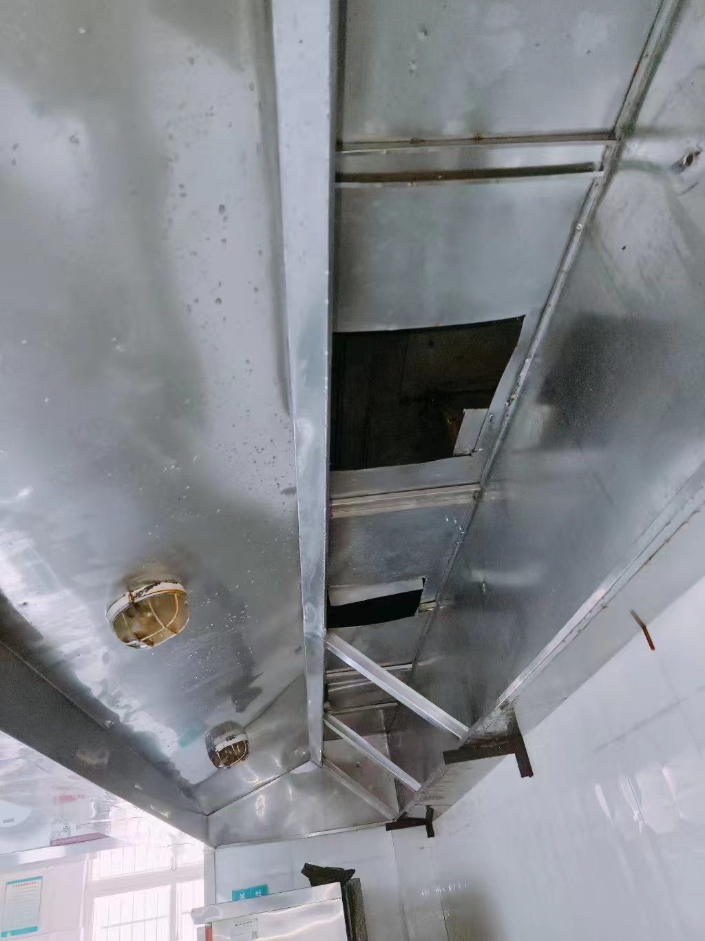 守護后廚安全，西安油煙管道清洗服務升級