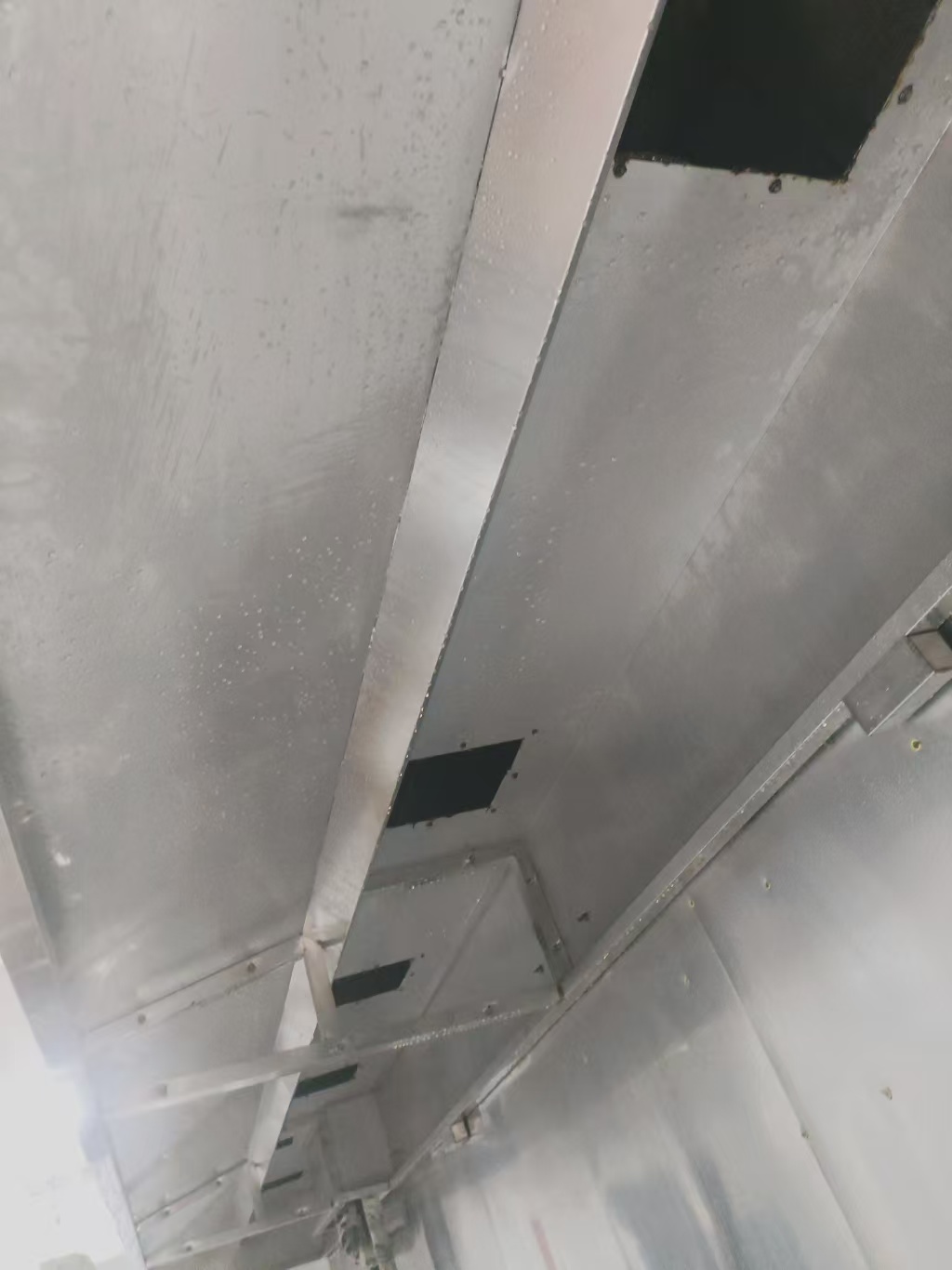 排油煙系統清洗：小投入撬動大價值，打造健康廚房生態