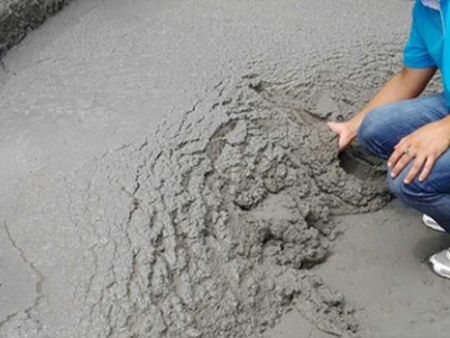 如何調(diào)整抹灰砂漿的配合比以提高其抗裂性能，避免開(kāi)裂現(xiàn)象的發(fā)生？唐山抹灰砂漿公司為您解答