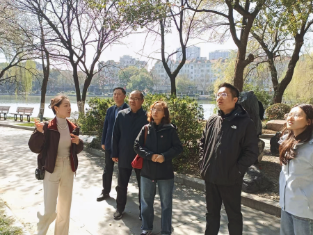 南京水利规划设计院张力一行考察池州城区河湖底泥洗脱清淤项目