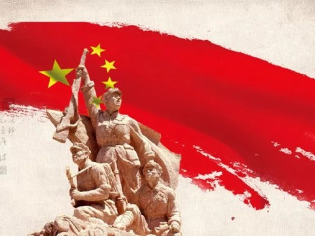 公司员工参加红色剧目观看活动