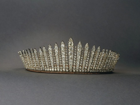 100 Years of Royal Families’ Natural Diamond Jewelleries