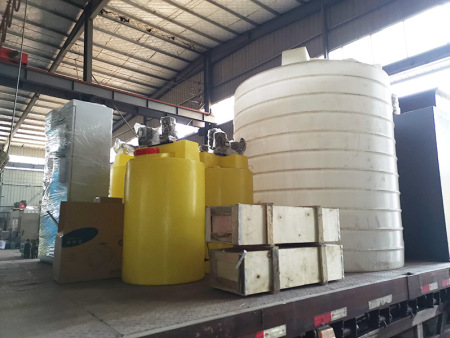 加药装置发货现场