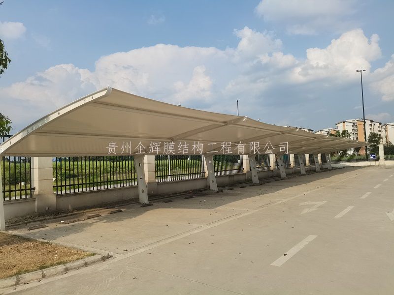 四川重慶膜結(jié)構(gòu)車棚廠家