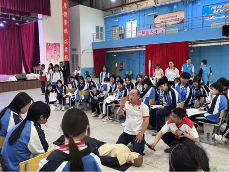 生命教育进校园 红十字“救”在身边 --应急救护培训进营口渤海卫生学校