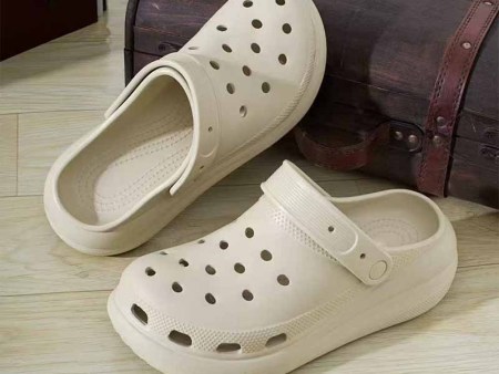 4956  光板云朵泡芙洞洞鞋男40-45