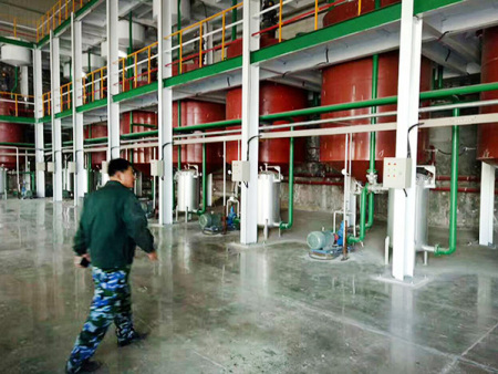 润滑油生产现场