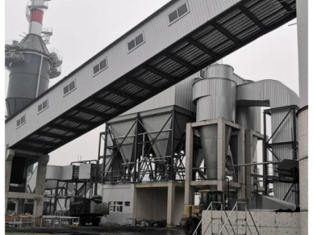 生物質(zhì)發(fā)電鍋爐脫硝現(xiàn)場(chǎng)