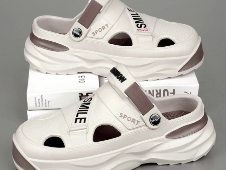 5452   前后描漆smile洞洞鞋男39-46