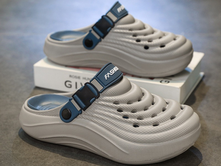 5537   洞洞鞋男士双色39-44