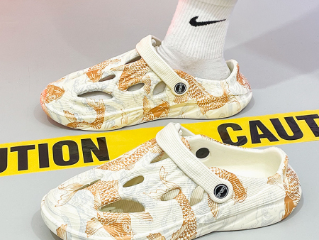 5586   椰子印花洞洞鞋男39-45