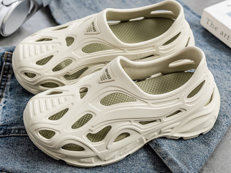 5607   滴塑标包跟涉水洞洞鞋男40-45