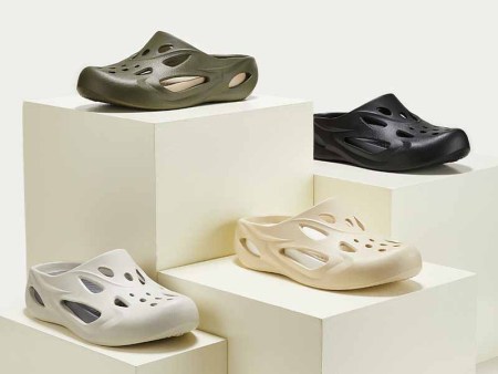 5735    男士镂空洞洞鞋双色40-45