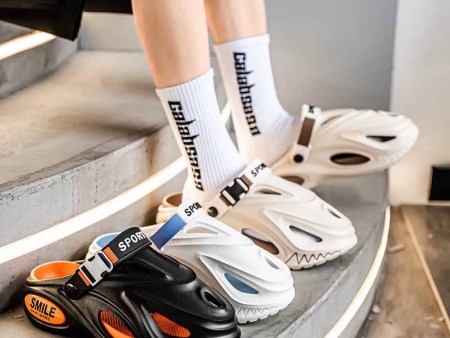 5749  洞洞鞋男士鲨鱼smile39-44