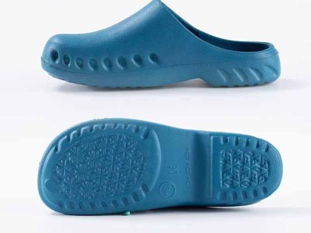 5829   情侣侧边透气包头鞋35-45