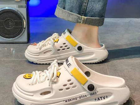 5879   笑脸鞋带踩屎感洞洞鞋男38-47