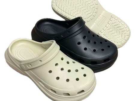 5890 36-41单色云朵厚底洞洞鞋女