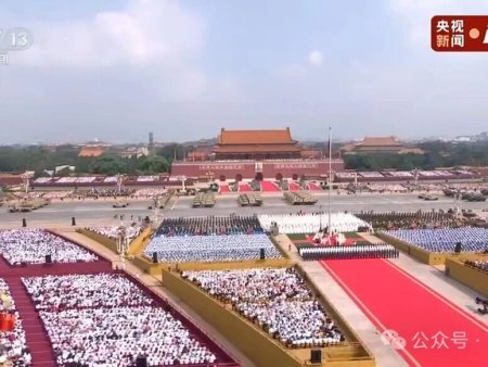 《观阅兵忆峥嵘，践环保守初心 —— 龙鑫环保致敬抗战胜利 80 周年》