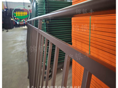 锌钢露天阳台扶手栏杆效果图