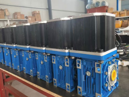 什么是渣土车篷布电机？