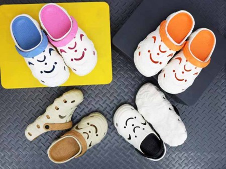 6285   笑脸双色亲子洞洞鞋30-45