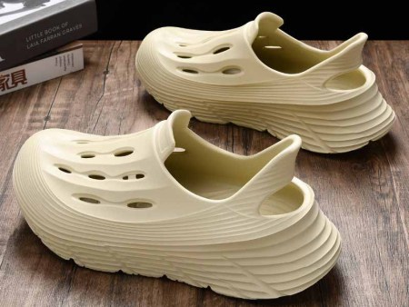 6355 情侣踩屎感运动溯溪鞋包跟 35-45