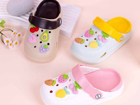 6396    儿童水果饰扣双色洞洞鞋26-38