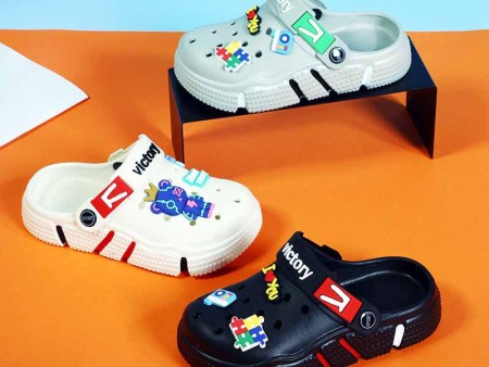 6478   儿童小熊玩具描漆洞洞鞋28-35