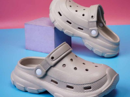 6527 厚底运动饼干儿童洞洞鞋28-35